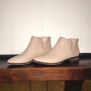 BAMBOO light pink bootie, size 7US